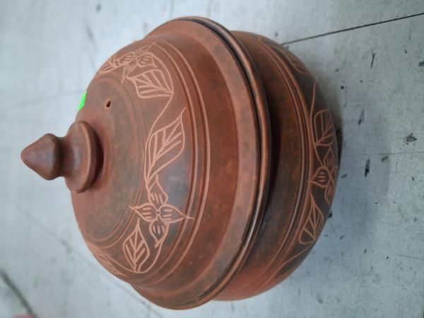 Clay Cooking pot with Lid